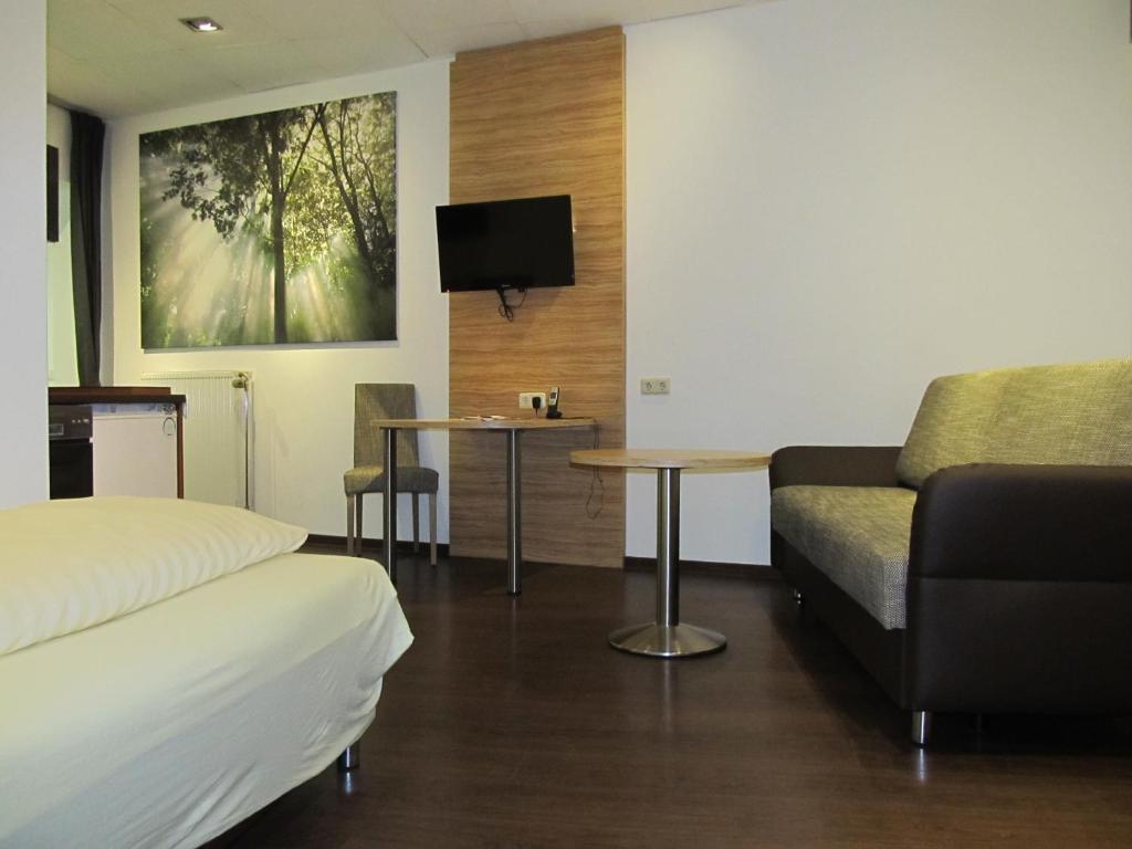Zum Treppche Hotel Garni Gladenbach الغرفة الصورة